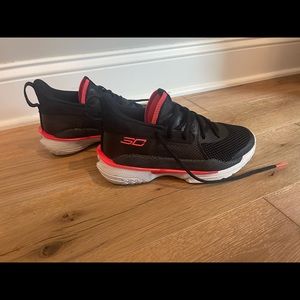 Under Armour Steph Curry Youth Boys 3.5Y Basketball shoes